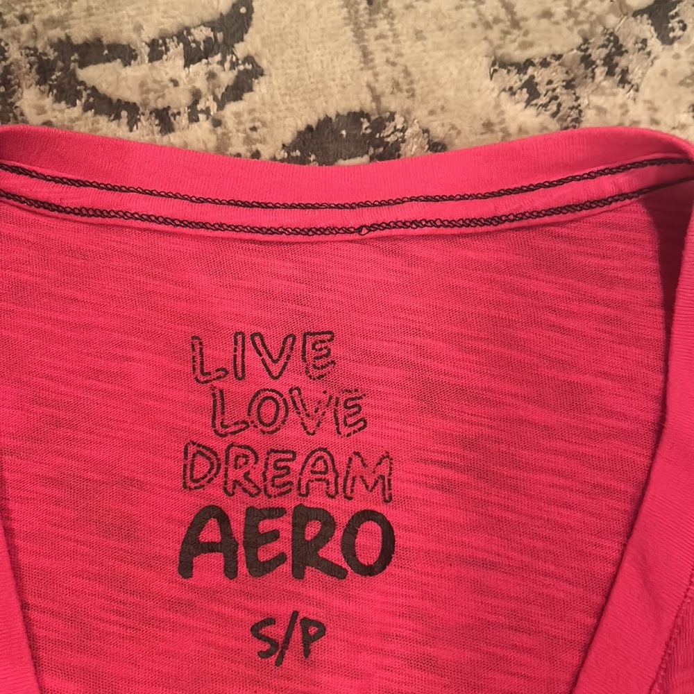Size small tee - Picture 3 of 3